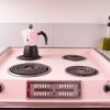 Восхитительно розовый цвет в интерьере кухни: фото